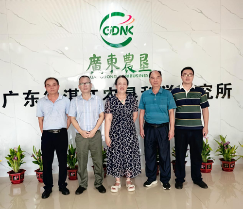 湛江老科协到农垦调研市老科协科技服务站建设情况