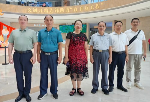 调研组到茂名市“美荔天地”实地考察