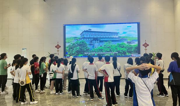 92732350e188f7464efeebe8ad69fc95